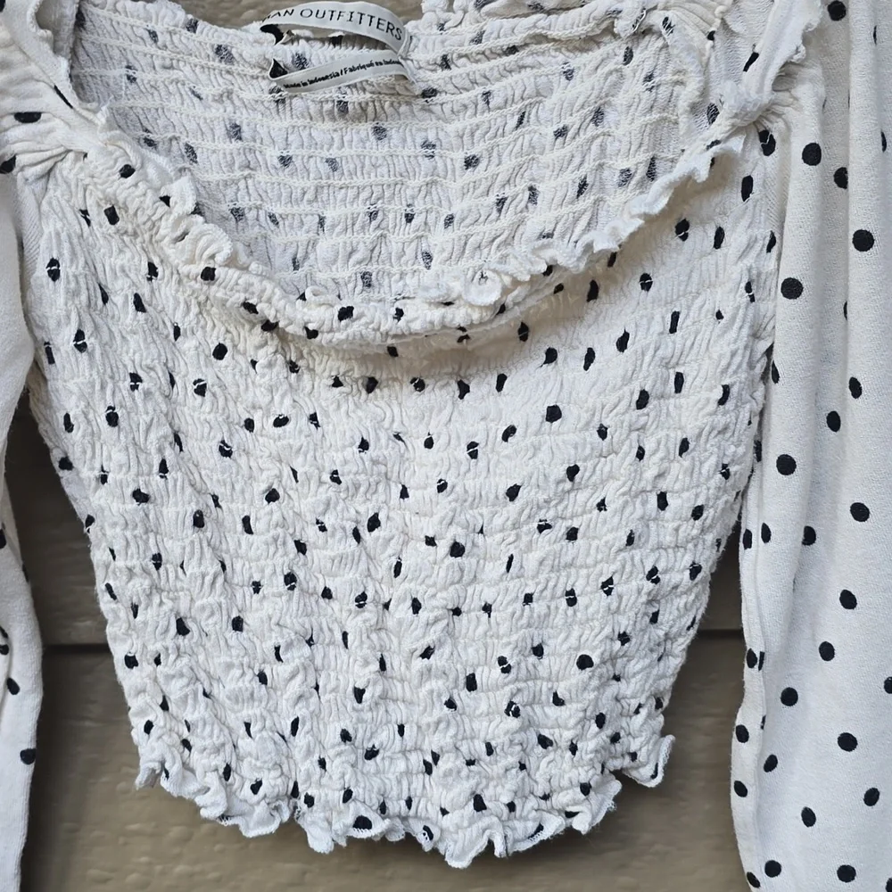 Urban Outfitters Super Soft Polka Dot Smoked Cropped Long Sleeve Top Small S - Picture 7 of 11
